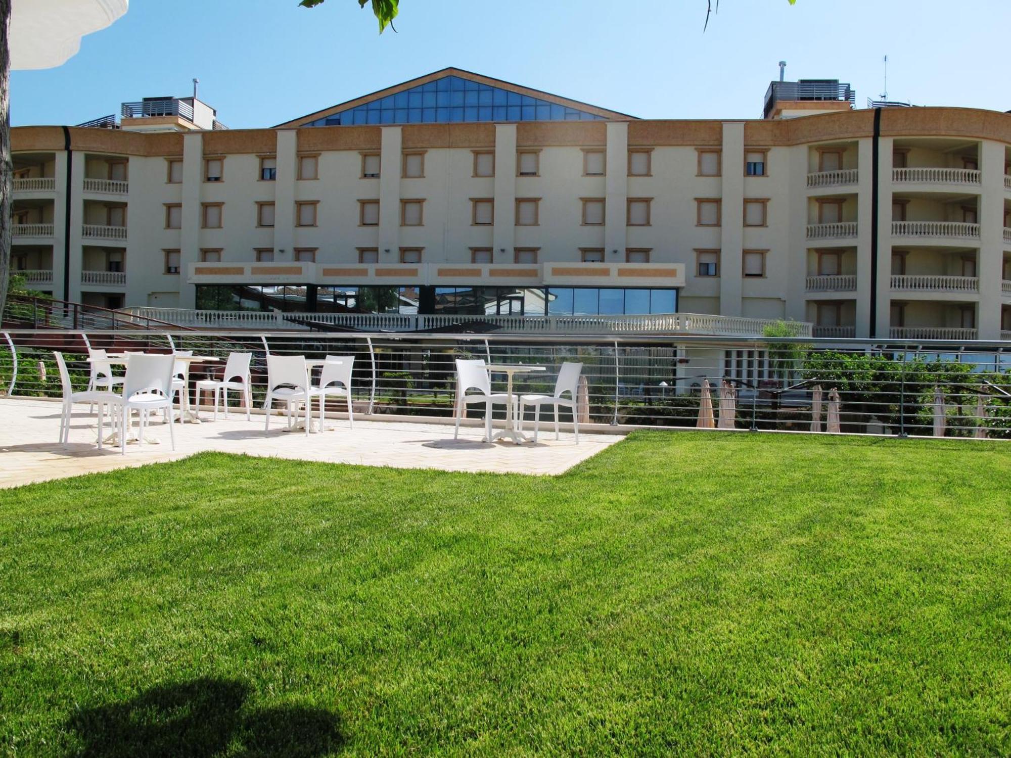 Gran Paradiso Hotel Spa San Giovanni Rotondo Esterno foto